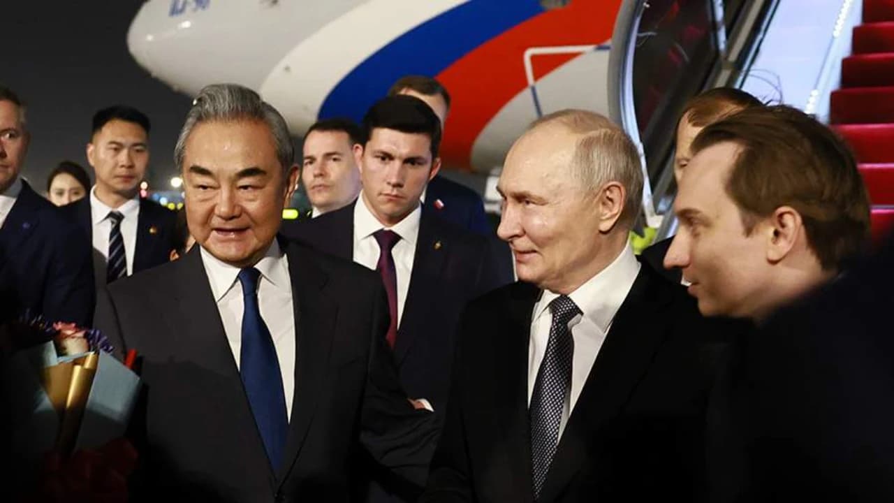Путин Хитойга расмий ташриф билан етиб борди
