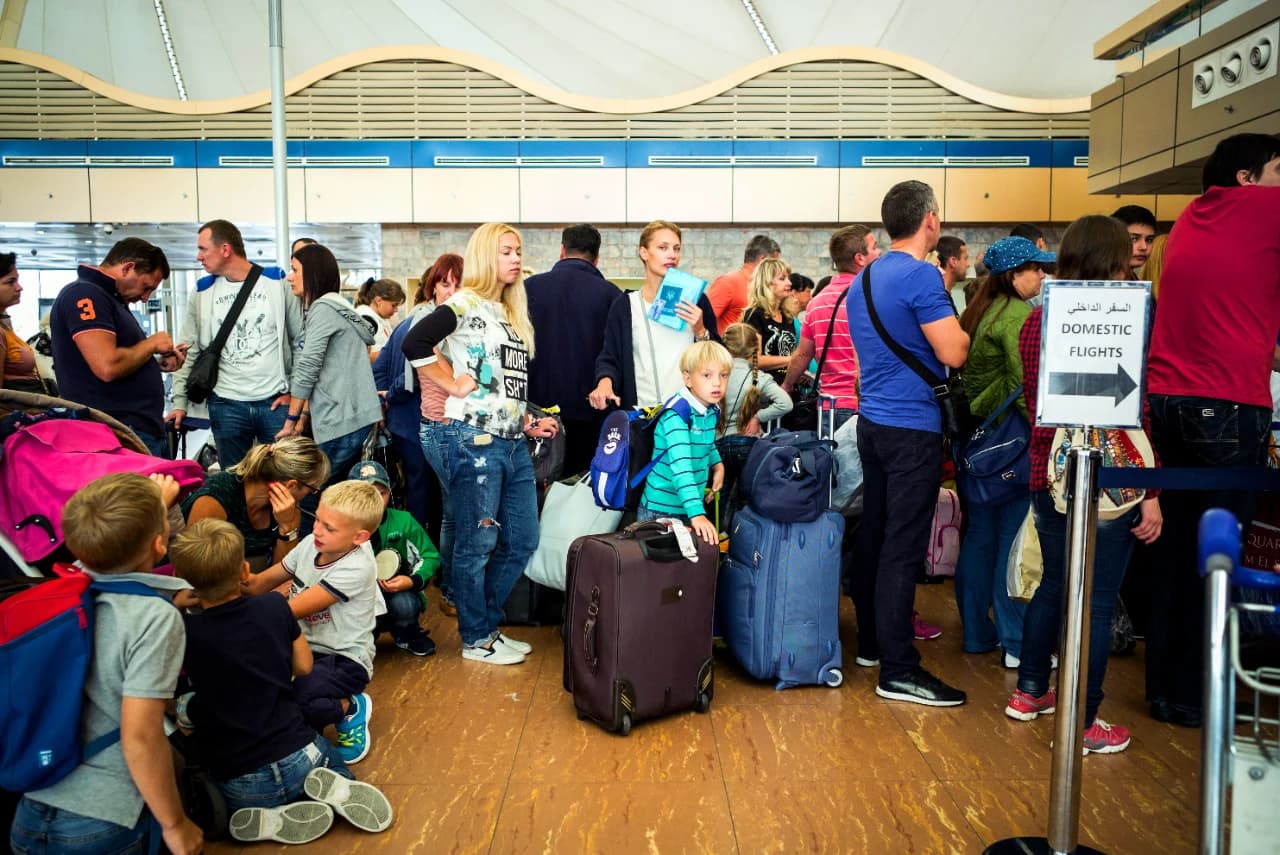 How many foreigners moved to Uzbekistan in the first three months of this year?