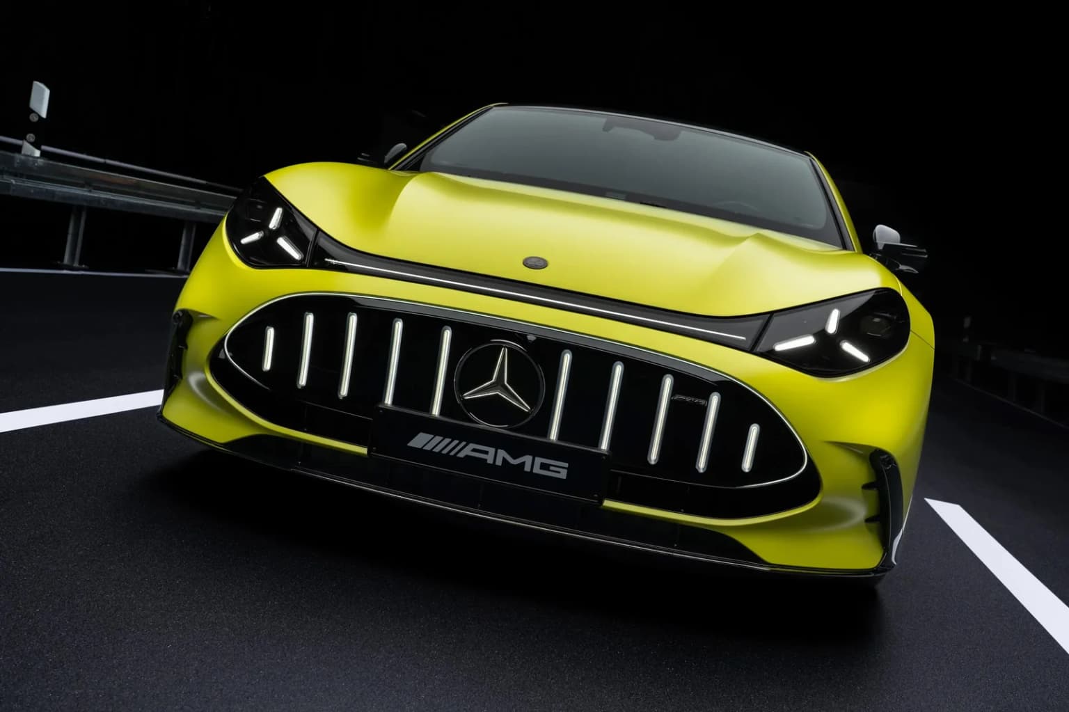 1153 ot kuchi va V8 ovozi: Yangi Mercedes-AMG GT 4-Door Coupe taqdim etildi