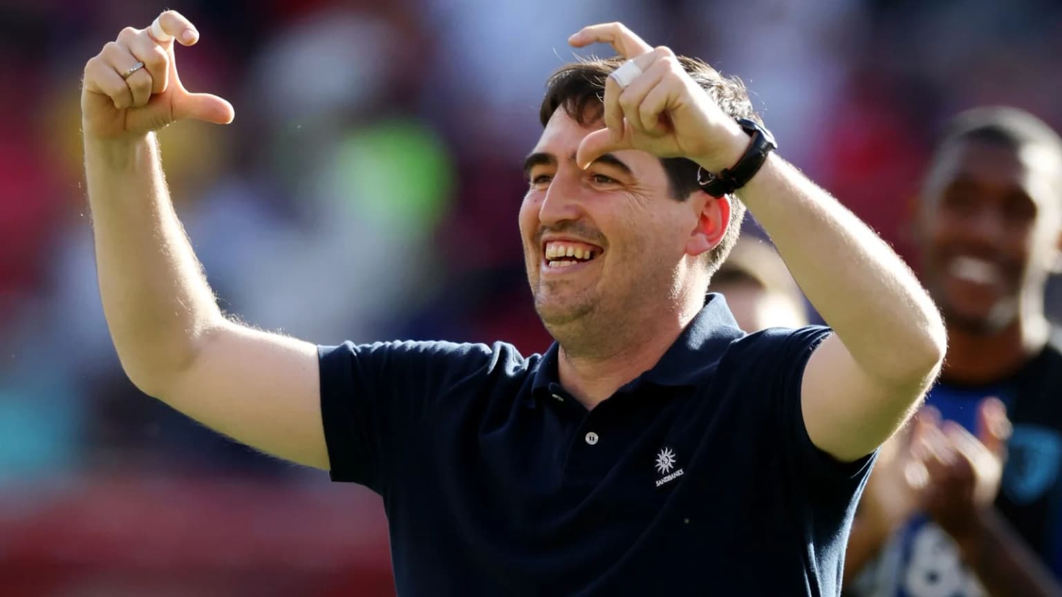 Andoni Iraola и Xavi — главные кандидаты на пост главного тренера Milan