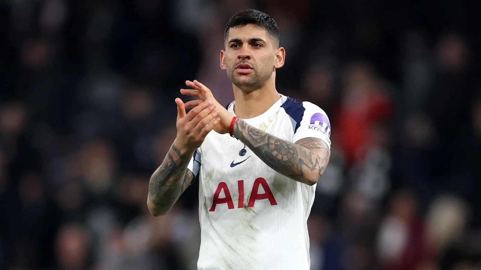 Barselona Tottenxem himoyachisi Cristian Romero uchun harakat boshladi