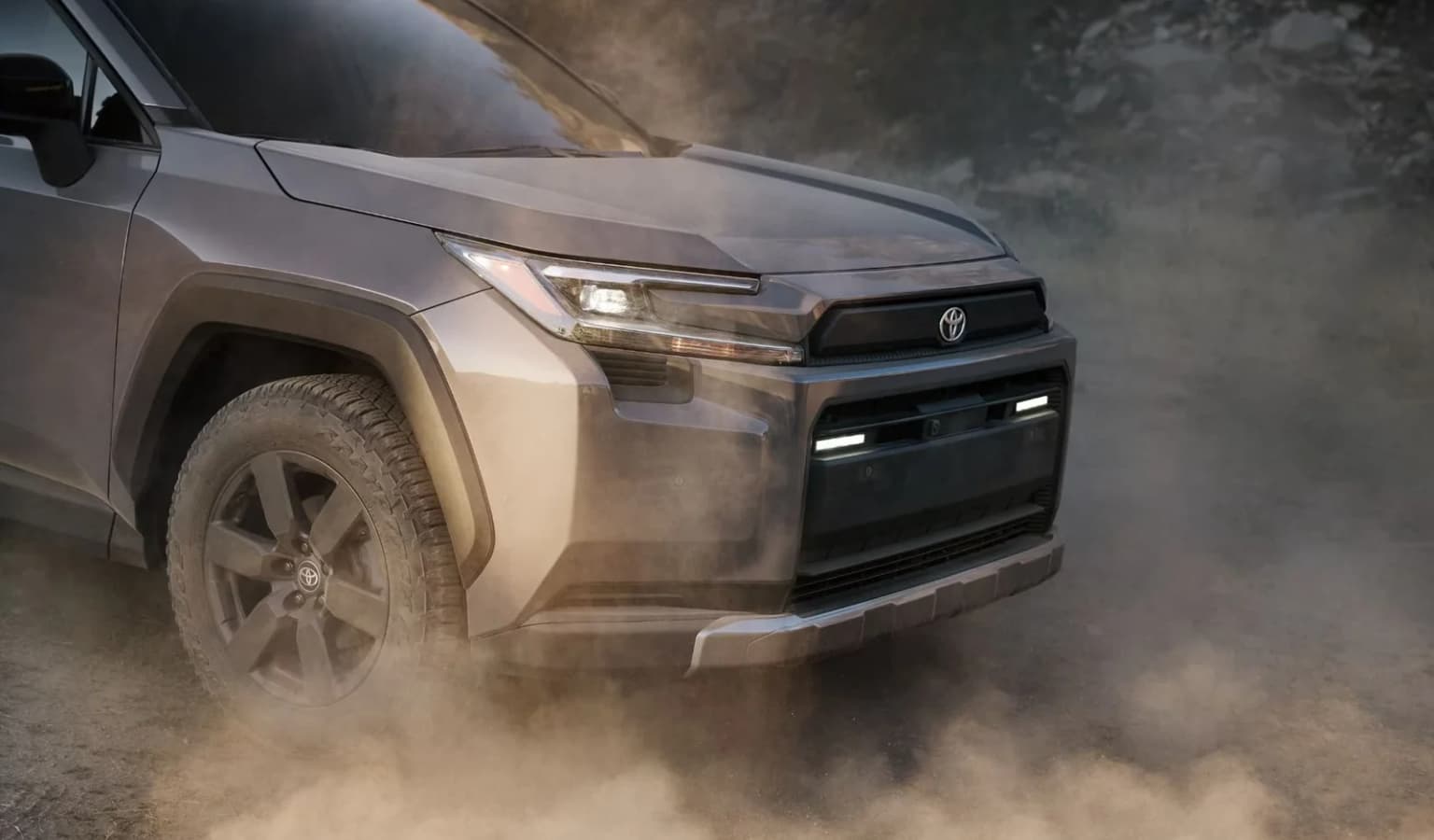 Бензин нархи ошиши ортидан Toyota RAV4 Ҳйбрид нархлари кескин кўтарилди