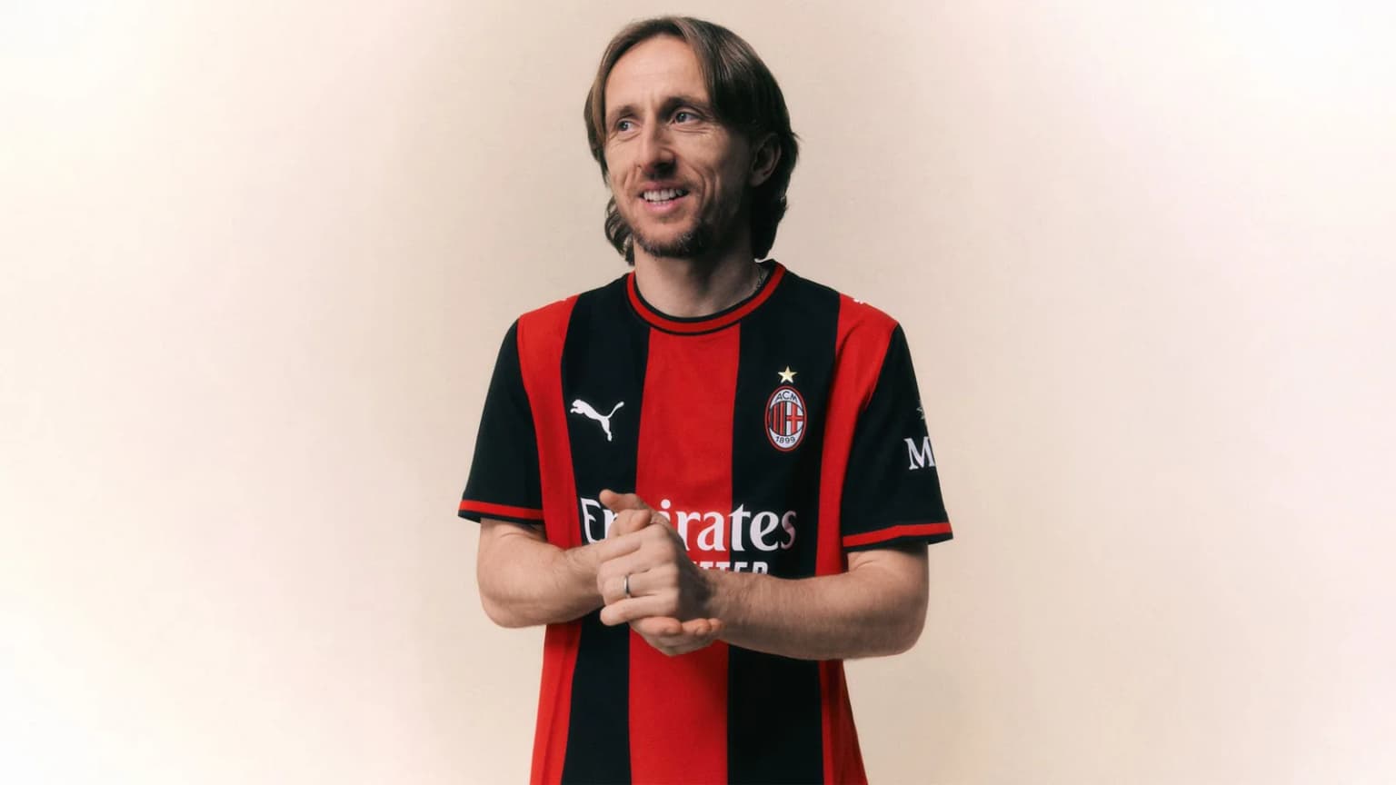 Milan jamoasining 2026-27 yilgi mavsum uchun yangi liboslari tafsilotlari