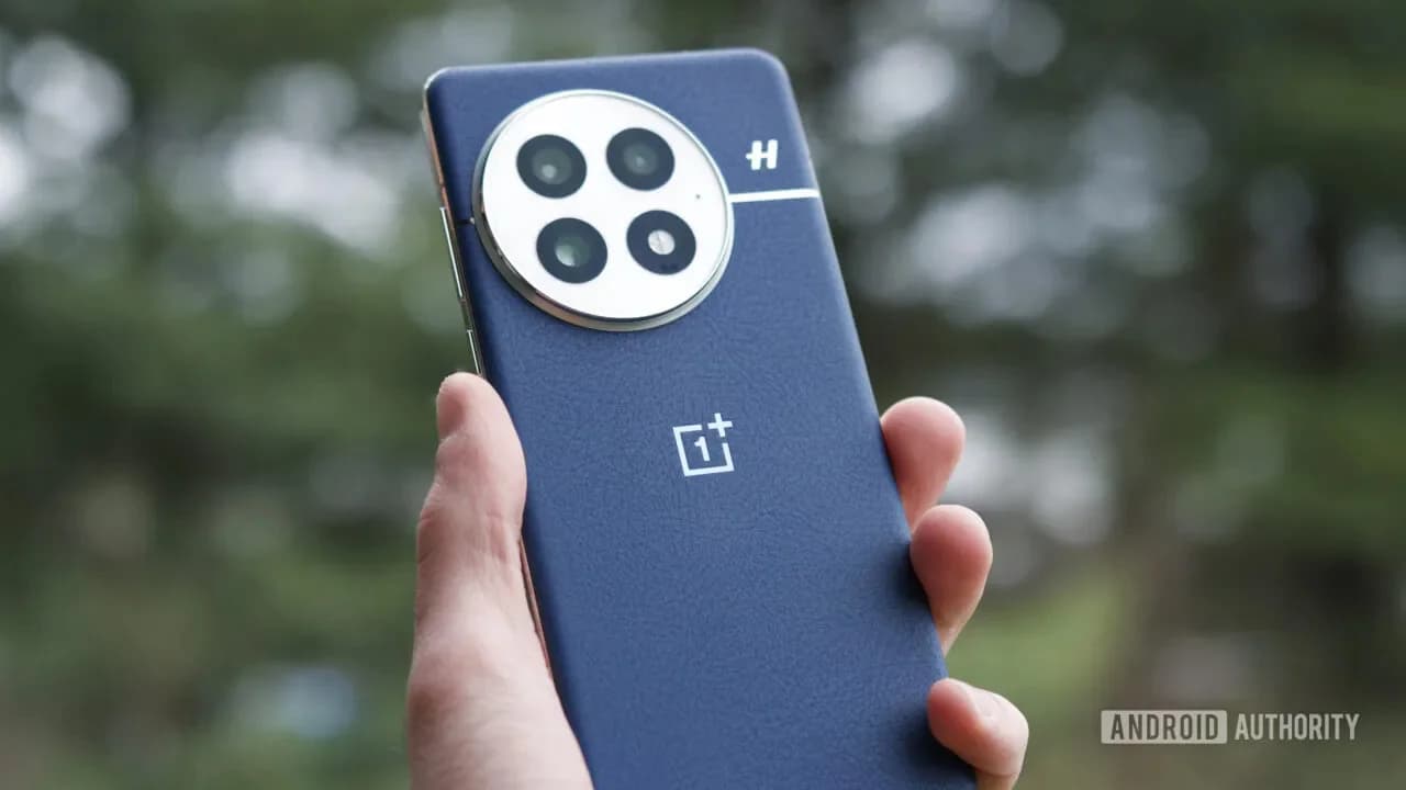 OnePlus resumes OxygenOS 16 update for smartphones