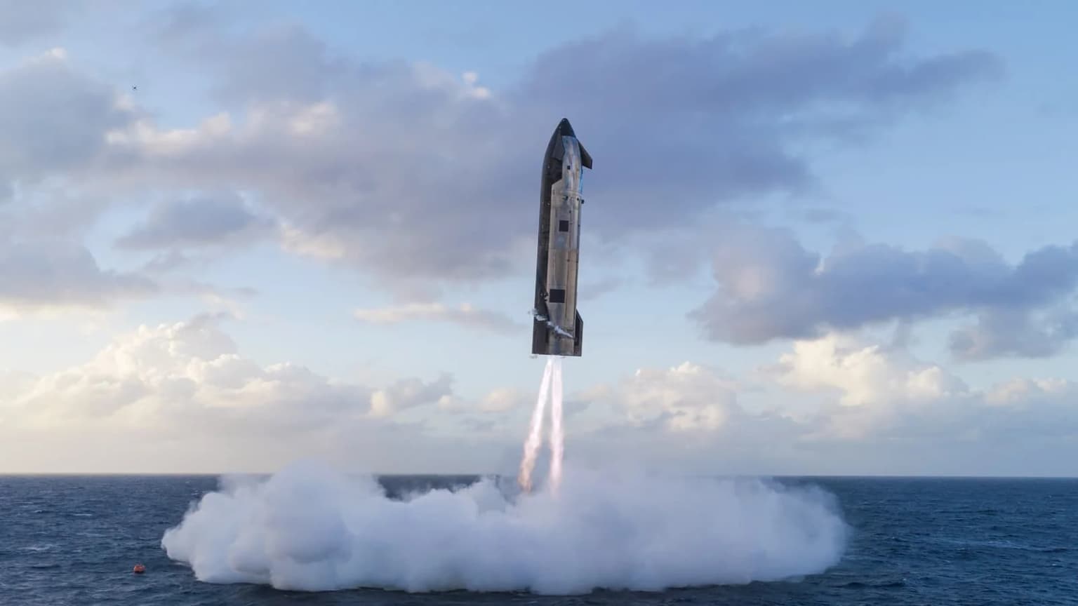 За секунды до взрыва: кадры посадки SpaceX Starship V3