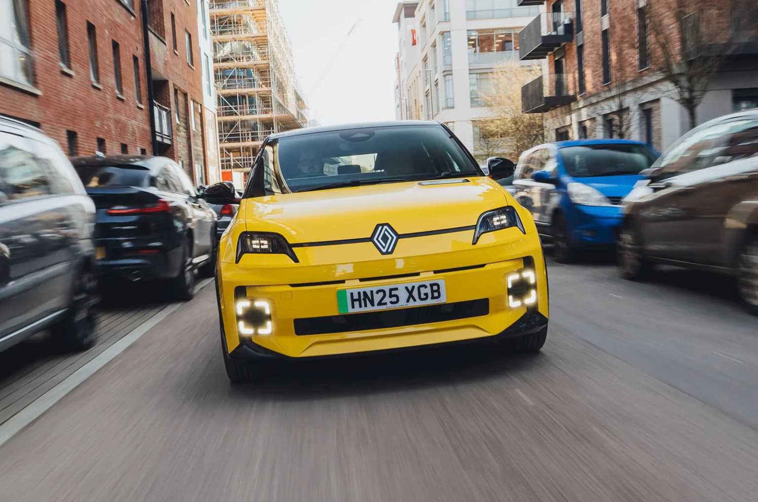 Renault 5 Э-Теч: Замонавий шаҳар ҳаёти учун энг яхши 5 та жиҳат