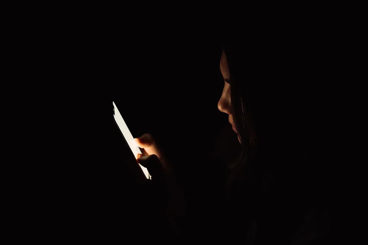 Special features in smartphones and apps protect you from spyware
