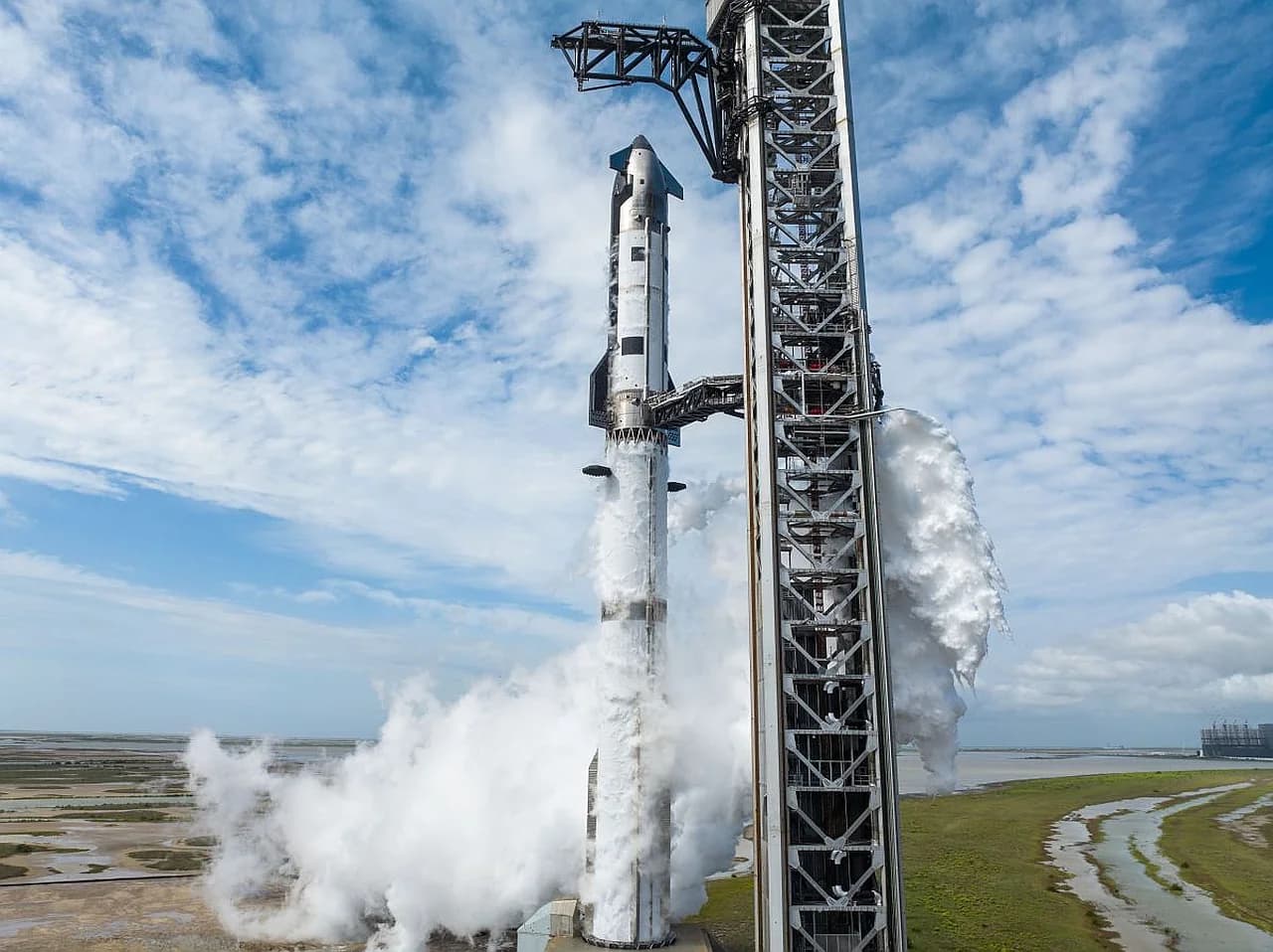 SpaceX aborts next-gen Starship V3 launch in final seconds