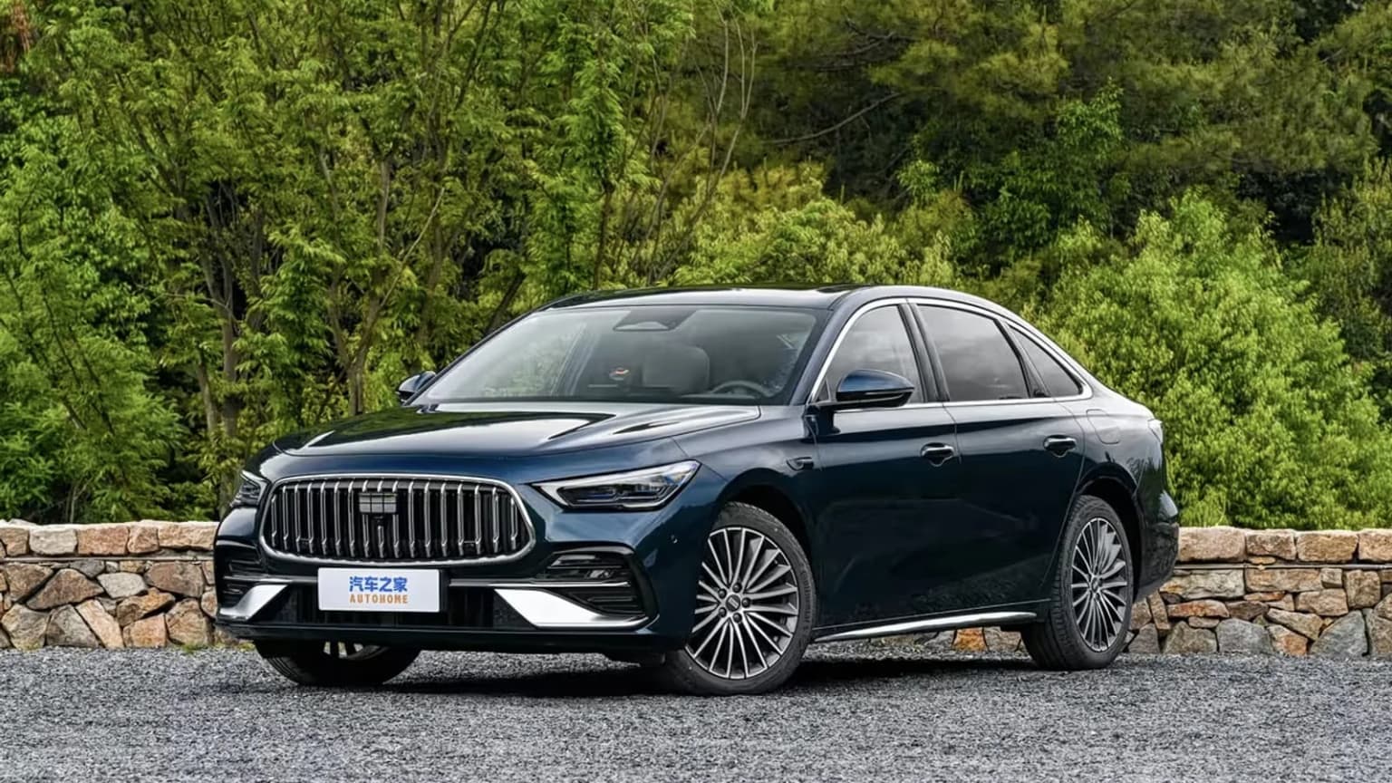 Toyota Camryдан каттароқ ва арзон: Geely Galaxy Стар 7 тақдим этилди