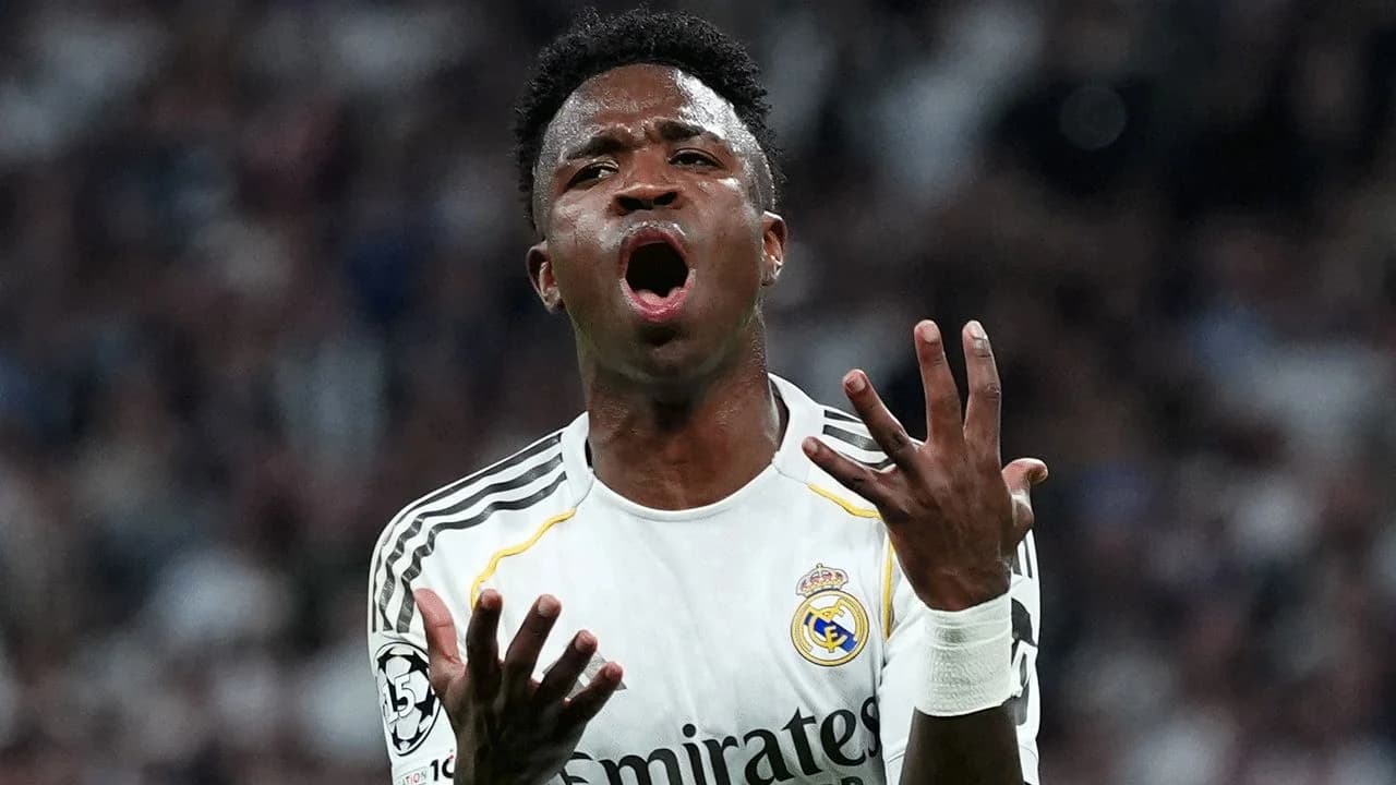 Vinicius Junior подвергся критике за поведение на церемонии прощания в Real Madrid