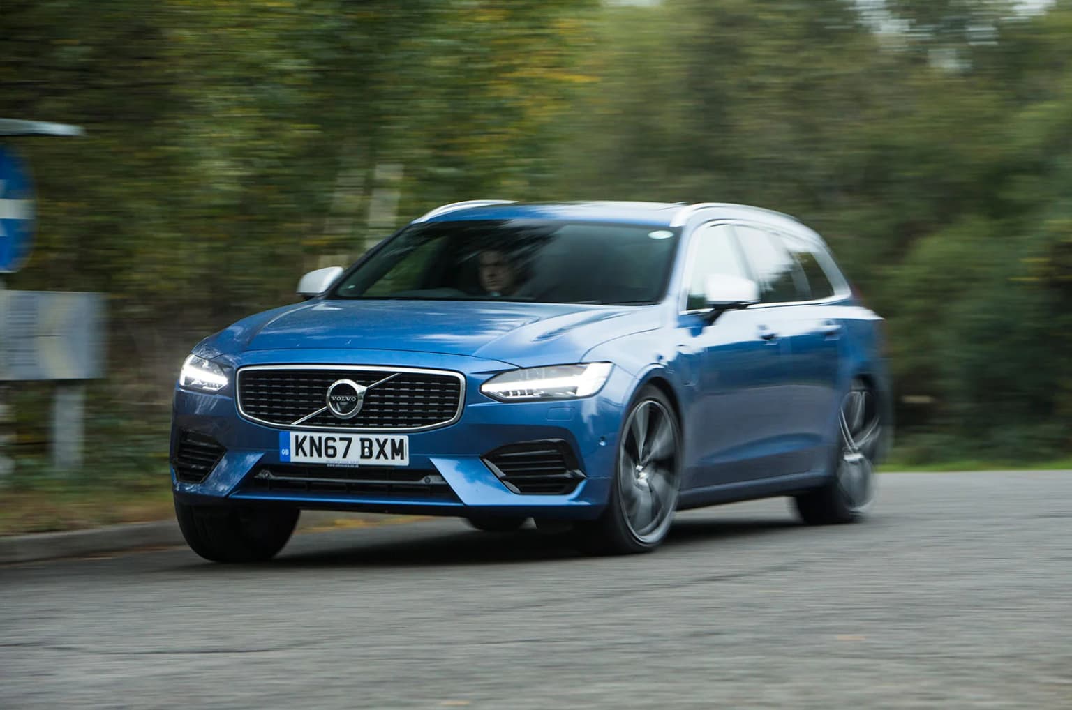 Volvo прекращает производство универсалов: шанс купить модель V90 дешевле