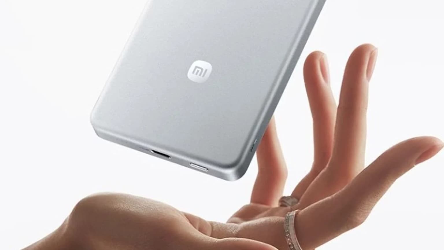 Xiaomi ультра-юпқа Жиншажианг Магнетик 10000 45В ташқи қувватлагичини тақдим этди