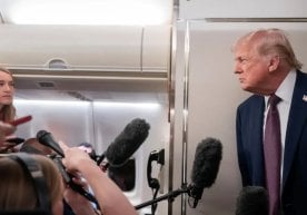 АҚШ Президенти Дональд Трамп Эрондаги ҳукуматга қарши