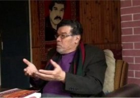 "Бу сиёсий ўйин", – деб ёзди Россияда яшаб ижод