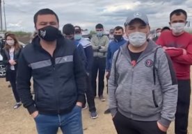 Rossiya—Qozog‘iston chegarasida to‘plangan o‘zbekistonliklar Shavkat Mirziyoyevga murojaat yo‘lladi (video) фото