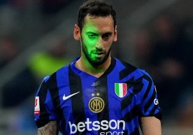 «Интер» жамоаси ярим ҳимоячиси Ҳакан Чалҳаноғлу Чемпионлар