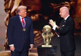 ФИФА мукофоти: Нобелдан сўнгги муваффақият АҚШ президенти