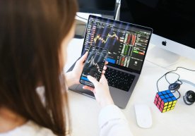 El precio de Bitcoin muestra un rendimiento inferior en un