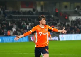 Eldor Shomurodov, Kapitän und Top-Torjäger der usbekischen