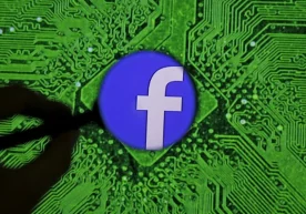 Facebook модераторлари дастурий таъминотдаги хато туфайли