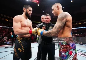 UFC нинг енгил вазн тоифасидаги жангчиси Дастин