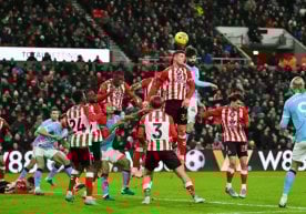 Англия Премьер-лигасида чемпионлик учун кураш олиб