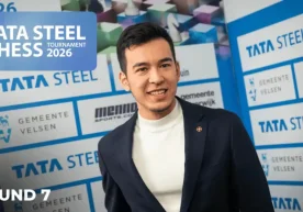 Нидерландиянинг Вейк-ан-Зее шаҳрида анъанавий тарзда