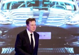 Ilon Mask Tesla tadbirida «kibertaksi»ni namoyish etadi фото