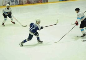 Тошкентнинг "Хумо" хоккей жамоаси Бишкекдаги