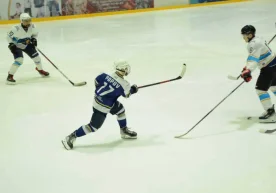 Тошкентнинг "Хумо" хоккей жамоаси Бишкекдаги