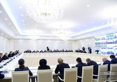 Shavkat Mirziyoyev videoselektor yig‘ilishi o‘tkazmoqda фото