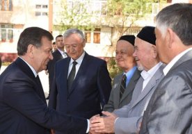 Shavkat Mirziyoyev Vatanparvar mahallasi aholisi bilan suhbat qurdi фото