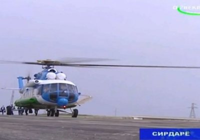 Video: Shavkat Mirziyoyev Sirdaryoga vertolyotda keldi фото