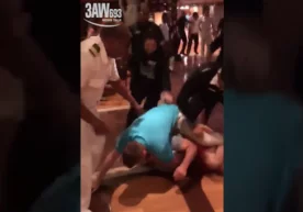 Dengiz sayohatiga chiqqan laynerdagi mushtlashuv videoga olindi (video) фото