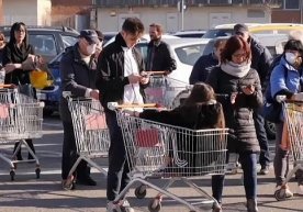 Бутун пандемия давомида ўз-ўзини изоляция қилиш тартибига