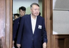 Жанубий Кореяда собиқ президент Юн Сок Ёл атрофидаги