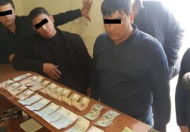 «Xizmat» evaziga 400 dollar bermoqchi bo‘lgan qoidabuzarning «aka»si qo‘lga olindi фото