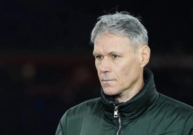 Нидерландия футболи афсонаси Марко ван Бастен «Алавес» –