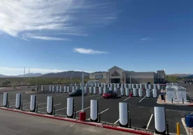 Tesla a lancé une nouvelle station de recharge rapide