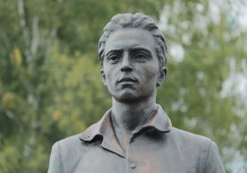 Россиянинг Кемерово вилоятида Усмон Носир ҳайкали очилди фото