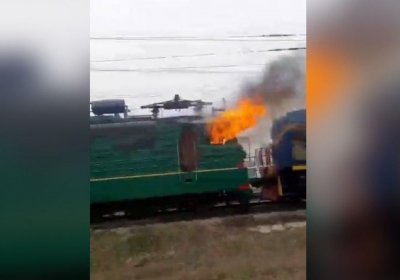 Nazarbekda harakatlanayotgan lokomotivda yong‘in sodir bo‘ldi (video) фото