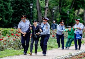 Ўтган душанба куни Жанаозен шаҳар ҳокимлиги биноси олдида