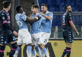 Napoli drops points as Lazio fights back фото