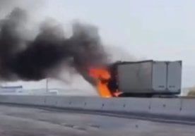 Жиззах вилоятида юк автомобили ёниб кетди фото