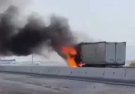 Жиззах вилоятида юк автомобили ёниб кетди фото