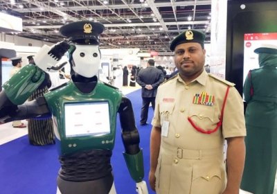 Дубайда илк робот-полициячи иш бошлайди фото