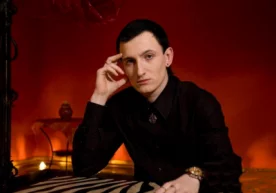 Новосибирсклик жодугар, экстрасенс Влад Кадони Россиянинг