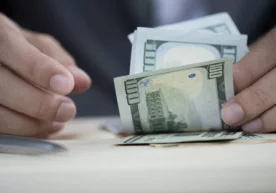 Jinoyat ishlari bo‘yicha Mingbuloq tumani sudi raisi 2000 dollar pora olgan paytda ushlandi фото