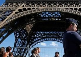 Франция полицияси 15 ва 17 ёшли икки нафар ўсмирни ҳибсга