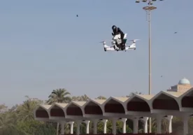 Hoversurf kompaniyasi Dubayda uchar motosiklini sinovdan
